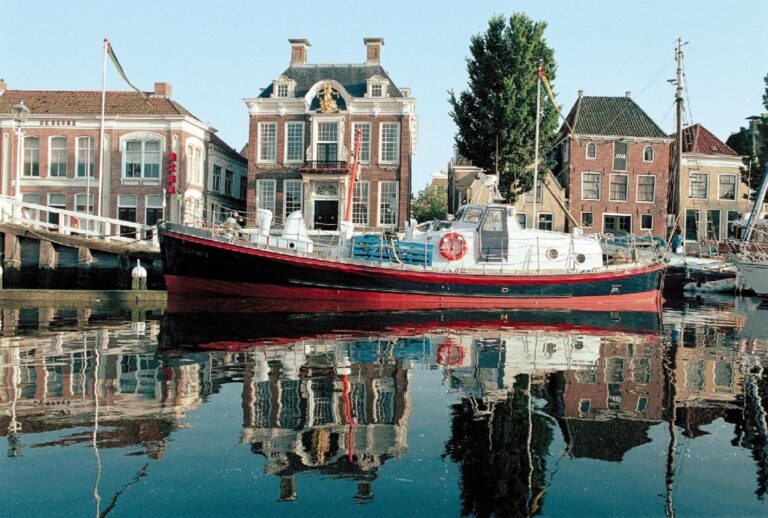 Photo Credit: Reddingsboot Harlingen Boat, Netherlands